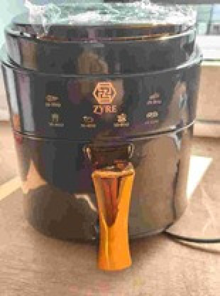 ZYRE Air Fryer ZAF800 – 8L High Capacity, Digital Controls, Rapid Air Technology, Easy Clean